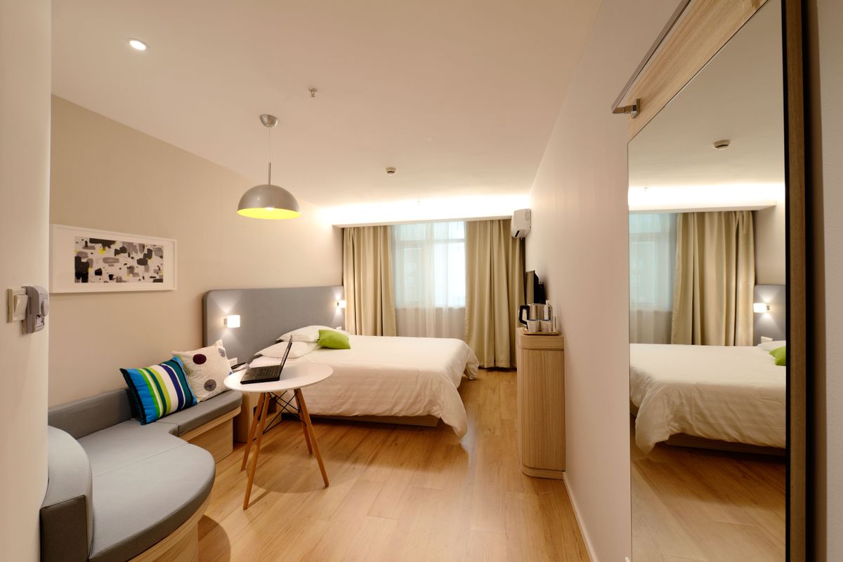 Host an experience — short-stay booking and hosting