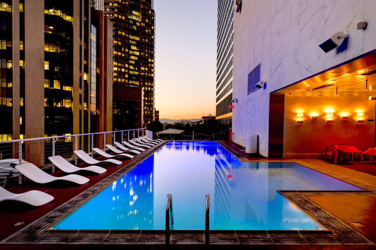 Anti-discrimination — short-stay booking and hosting