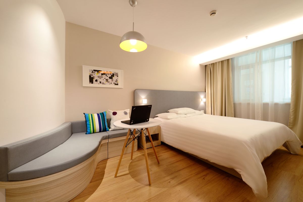 Offer a service — short-stay booking and hosting