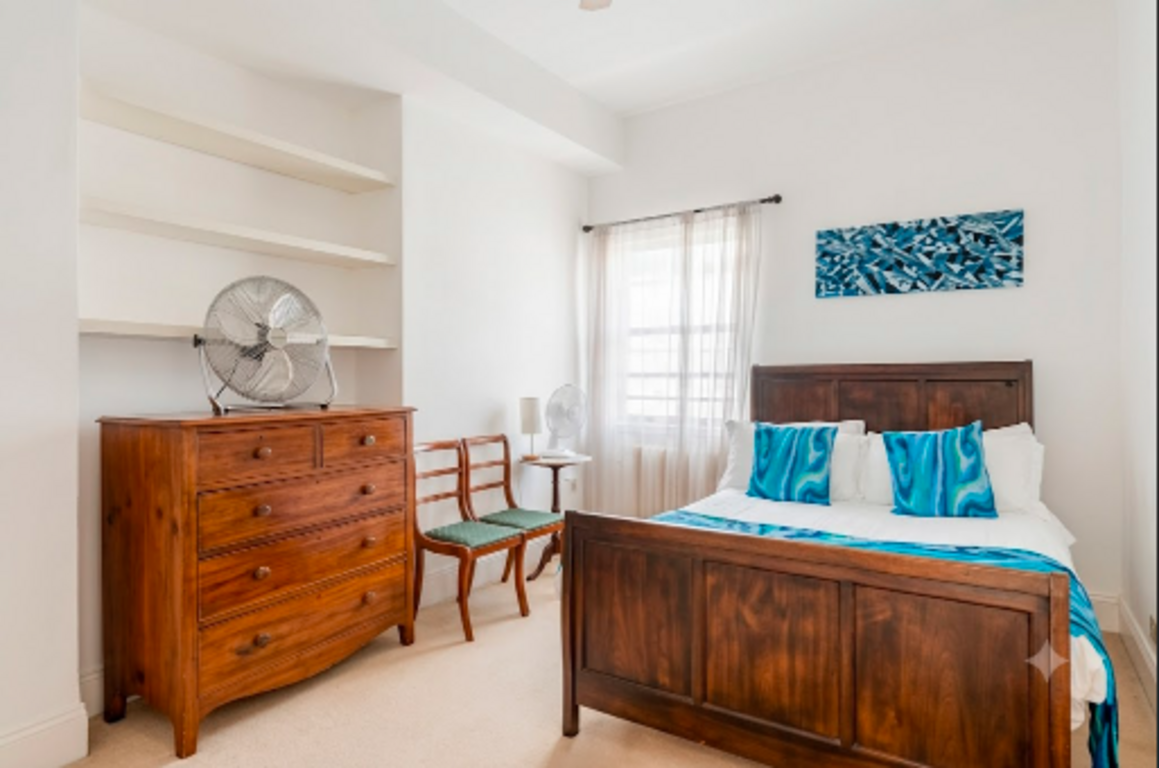 2BR London Flat w/ Garden & Hot Tub|Shepherds Bush