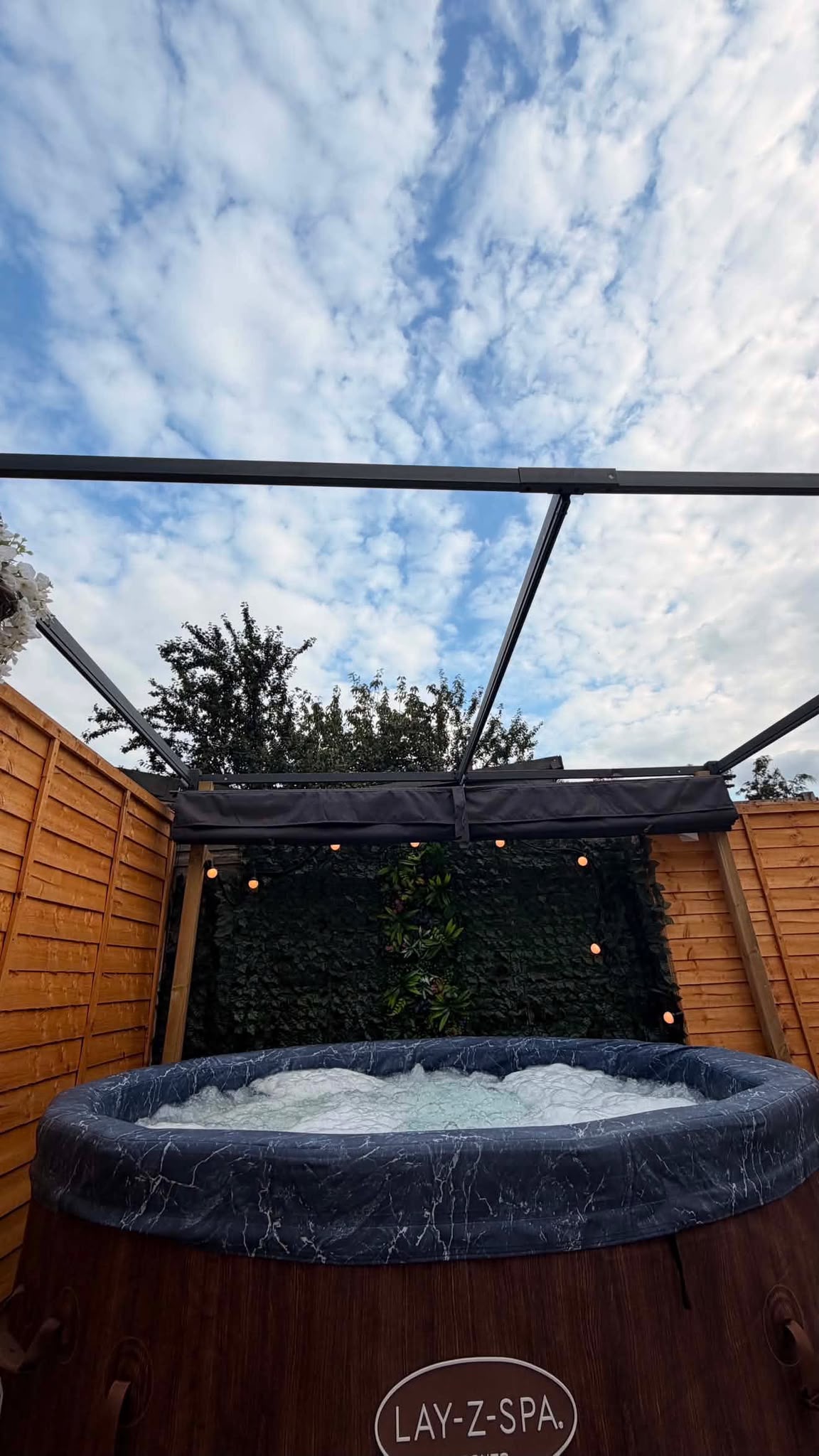 3 Br London Flat at wigston with Hot Tub