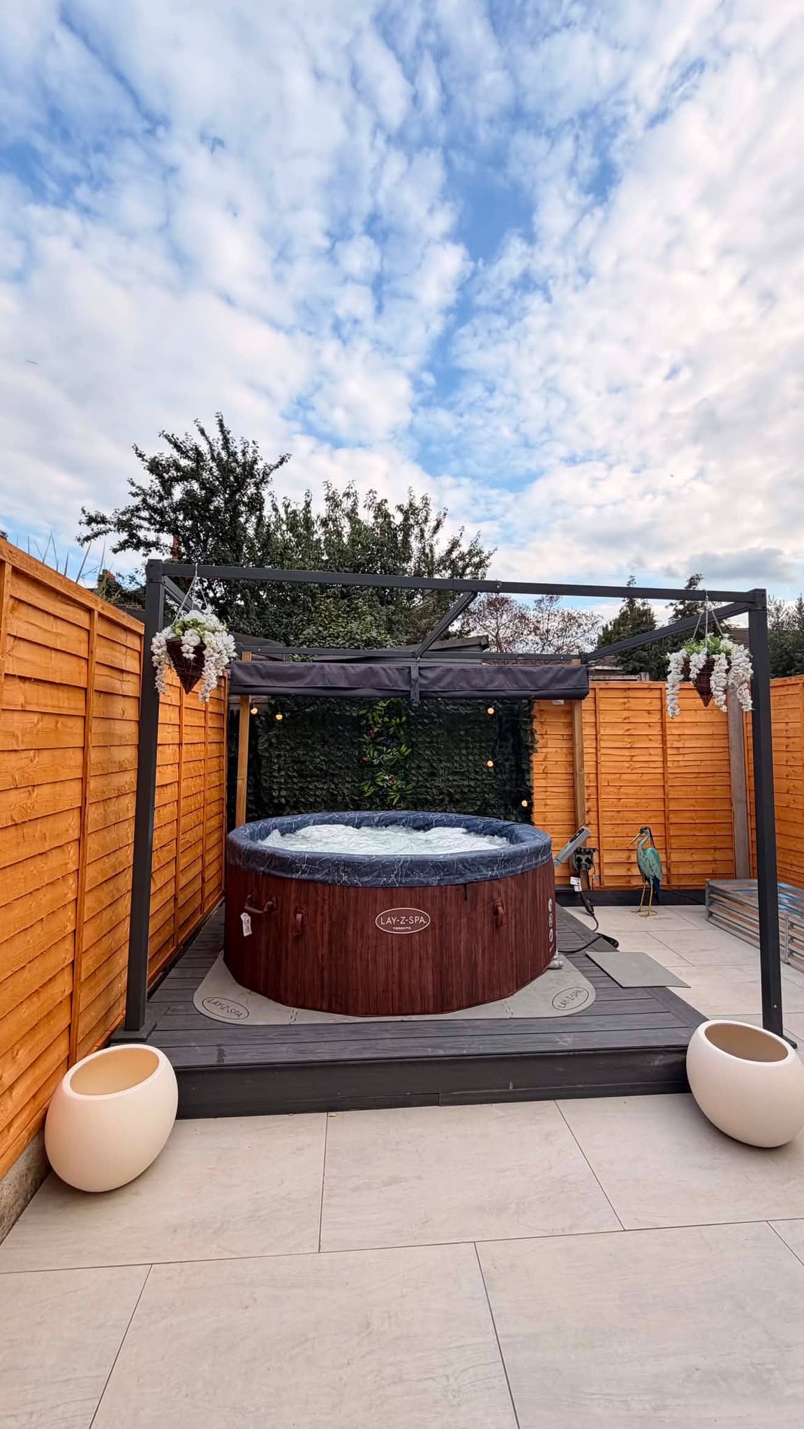 3 Br London Flat at wigston with Hot Tub